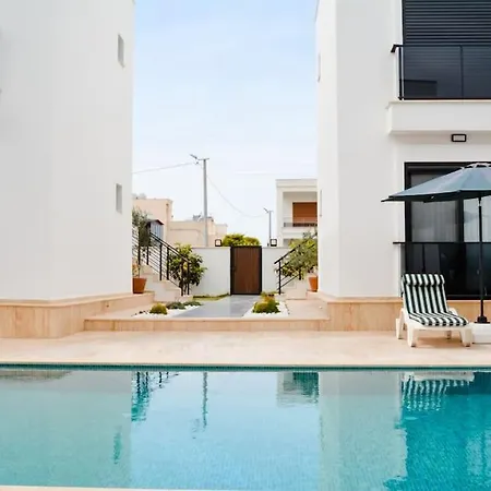דירה 300m To 2 Bedroom Upstairs Flat With Pool B2 - Yeni Dunya בודרום