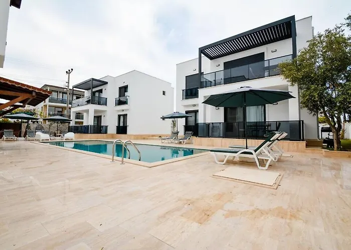 Appartement 300m To 2 Bedroom Upstairs Flat With Pool B2 - Yeni Duenya *