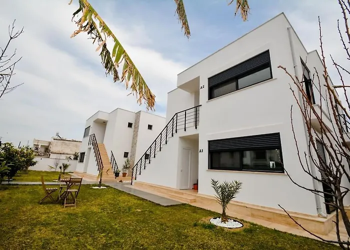 300m To 2 Bedroom Upstairs Flat With Pool B2 - Yeni Dunya شقة