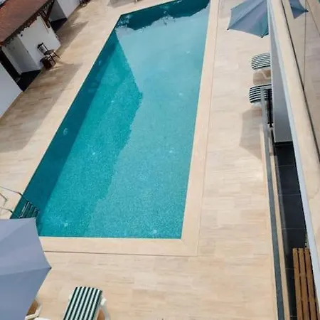 300m To 2 Bedroom Upstairs Flat With Pool B2 - Yeni Duenya