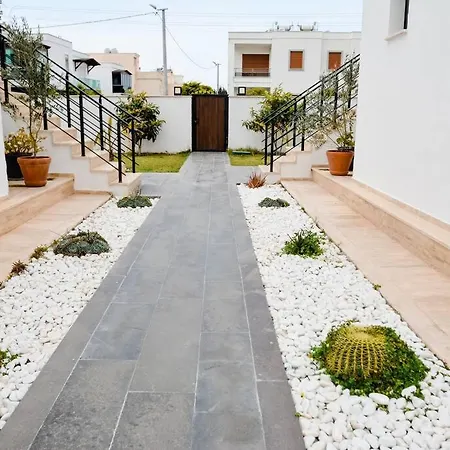 아파트 300m To 2 Bedroom Upstairs Flat With Pool B2 - Yeni Dunya *