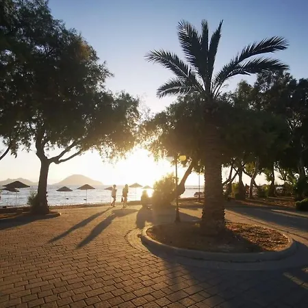 300m To 2 Bedroom Upstairs Flat With Pool B2 - Yeni Duenya Lägenhet *