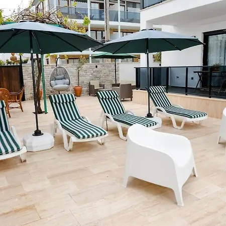 300m To 2 Bedroom Upstairs Flat With Pool B2 - Yeni Duenya شقة