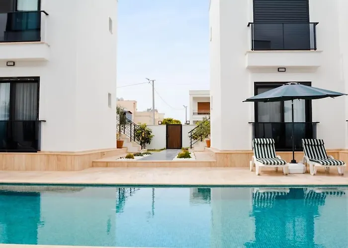 Apartment 300m To 2 Bedroom Upstairs Flat With Pool B2 - Yeni Dunya Bodrum