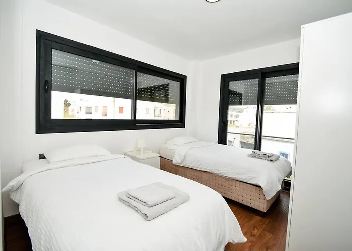 300m To 2 Bedroom Upstairs Flat With Pool B2 - Yeni Dunya * Bodrum
